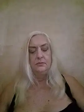 Julia20Xn Live chat-huone