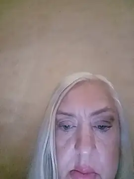חדר צ'אט בשידור חי של Julia20X