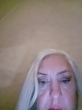 Živá chatovací místnost Julia20X