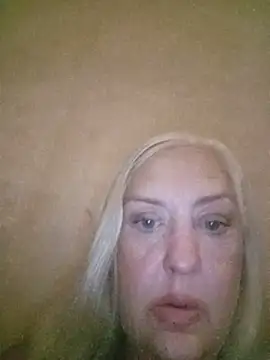 Julia20X – live chatrum