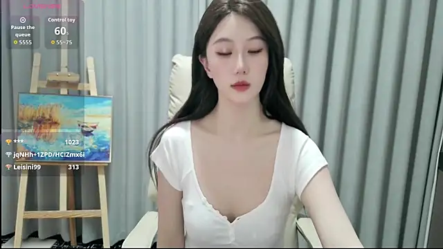 Chat soba uživo modela LUNYI-CC