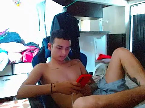 nino_oregano Adlı Modelin Canlı Sohbet Odası