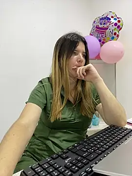 amelia_16 – Naživo chatovacia miestnosť
