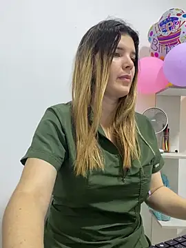 amelia_16 Adlı Modelin Canlı Sohbet Odası