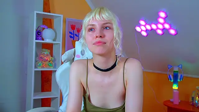 Онлайн чат HannahHollis