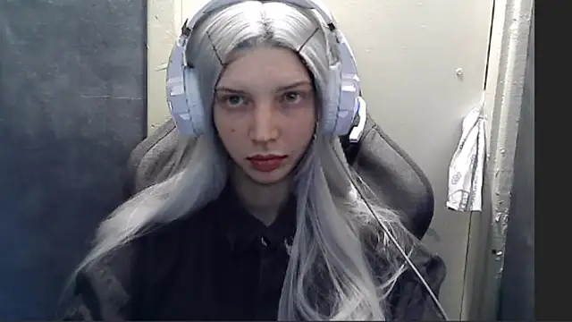 Crimson_Lady Live Chatrum