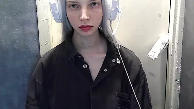 חדר צ'אט בשידור חי של Crimson_Lady