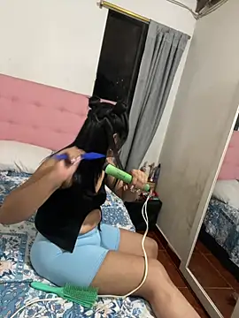 tyraba Adlı Modelin Canlı Sohbet Odası