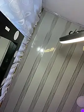 Simplemente_Aurora Adlı Modelin Canlı Sohbet Odası