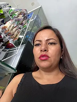 غرفة دردشة MIA_ROSSEEE المباشرة