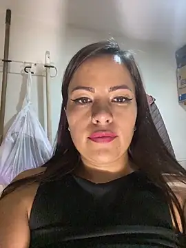 MIA_ROSSEEE's Live Chat Room