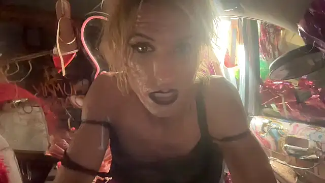 TgirlBrat's Live Sex Cam Show