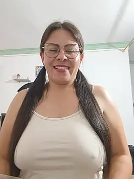 Celeste_Archer Adlı Modelin Canlı Sohbet Odası