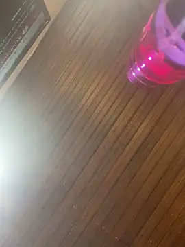 Chat soba uživo modela AlanaMartinez_Pink