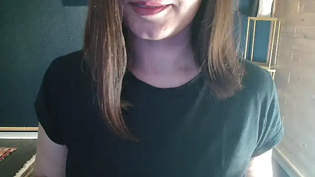 NicoleLove_ Adlı Modelin Canlı Sohbet Odası