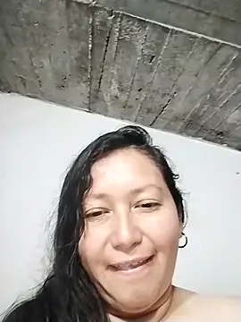 Dayis_2 Adlı Modelin Canlı Sohbet Odası