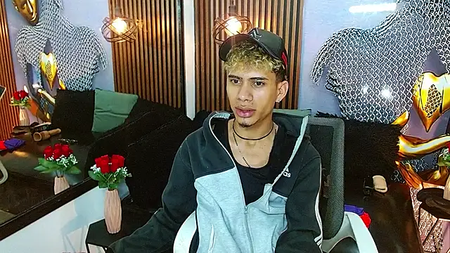 הופעת סקס קאם בשידור חי של Skinny_cute_Alyer