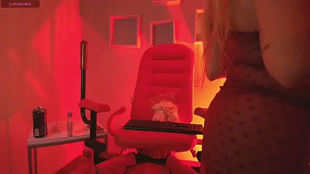 Aliss_Taylor1 Adlı Modelin Canlı Sohbet Odası