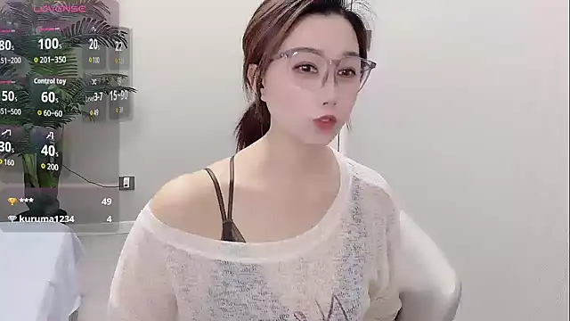 Yunxi- Adlı Modelin Canlı Sohbet Odası
