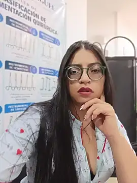 SOFI__10 Adlı Modelin Canlı Sohbet Odası