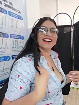 SOFI__10 Adlı Modelin Canlı Sohbet Odası