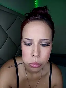 Samiragrey's Live Chat Room