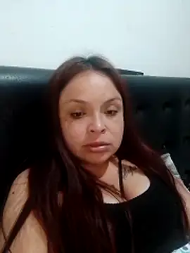 Lina19_93 Adlı Modelin Canlı Sohbet Odası