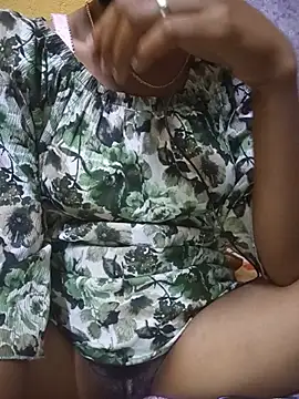 2003Shaani Live Chatraum