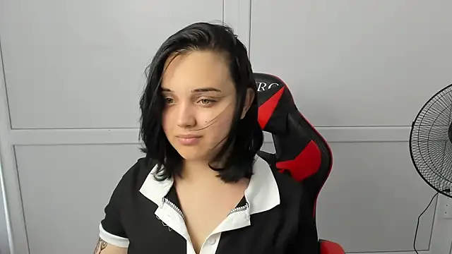 Chat soba uživo modela Caroline_cutte