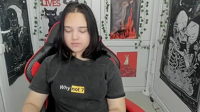 חדר צ'אט בשידור חי של Caroline_cutte