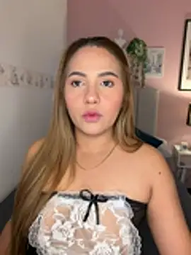Brenda_Brm's Live Chat Room