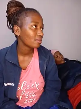 DimpleQueen_01's Live Chat Room