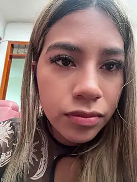 غرفة دردشة Kimmiebellarie المباشرة