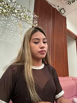 Kimmiebellarie Adlı Modelin Canlı Sohbet Odası