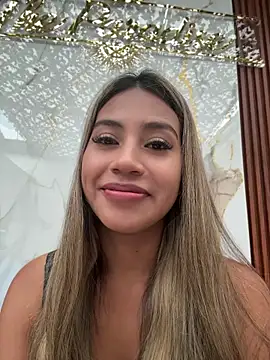 غرفة دردشة Kimmiebellarie المباشرة