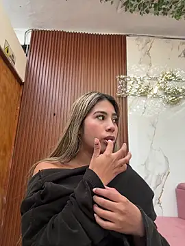 Kimmiebellarie Adlı Modelin Canlı Sohbet Odası