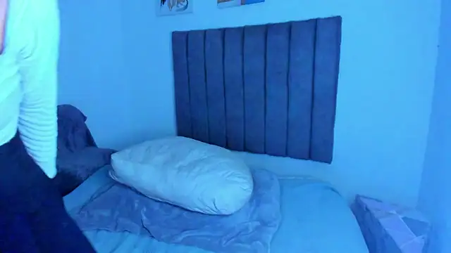 חדר צ'אט בשידור חי של britanny_jones1