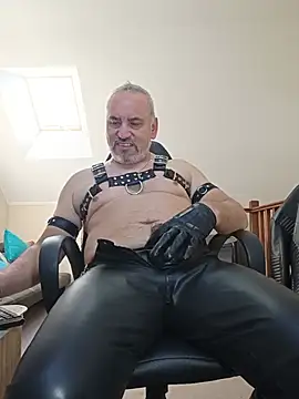 Andrex_Leather Шоу с уебкамера