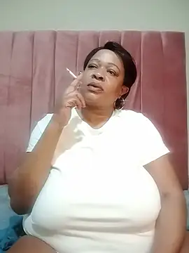 BUSTYQUEEN56_ чат на живо