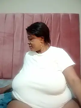 BUSTYQUEEN56_ Adlı Modelin Canlı Sohbet Odası