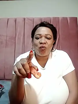 BUSTYQUEEN56_ Live Chatraum
