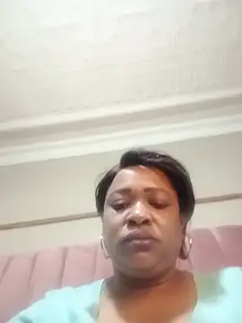 BUSTYQUEEN56_ Cameră chat live