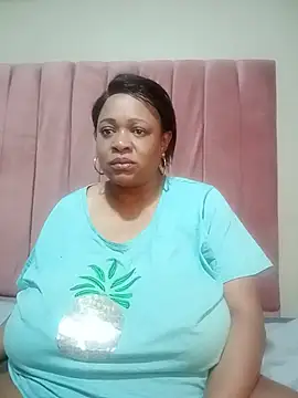 BUSTYQUEEN56_ Cameră chat live