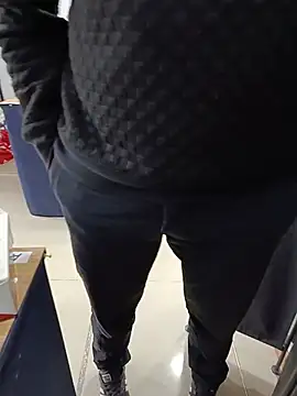 חדר צ'אט בשידור חי של SARA_21-