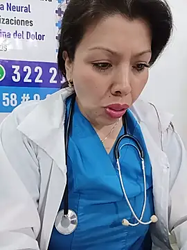 SARA_21- Adlı Modelin Canlı Sohbet Odası