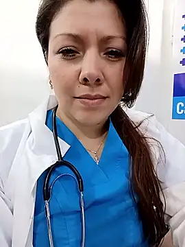 SARA_21- Adlı Modelin Canlı Sohbet Odası