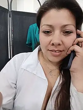 SARA_21-'s Live Chat Room