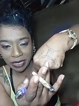 MissyLoveCreator's Live Chat Room