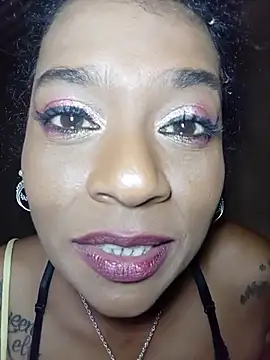 MissyLoveCreator's Live Chat Room