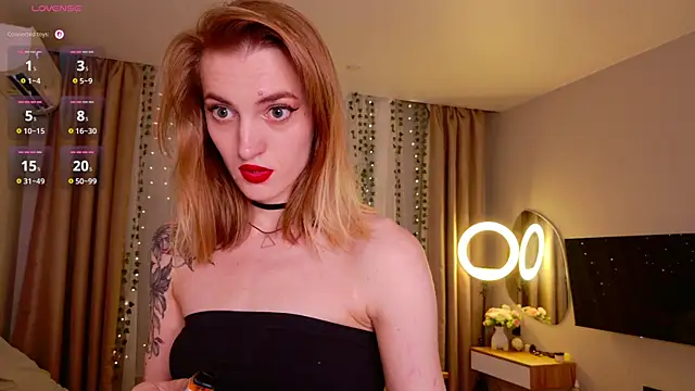 Chat soba uživo modela MiaKomoi